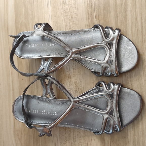 Michael Shannon sandals Silver size 7 - Picture 1 of 4